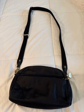 Lo & Sons nylon crossbody bag